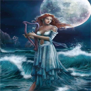 月光  by Luis Royo